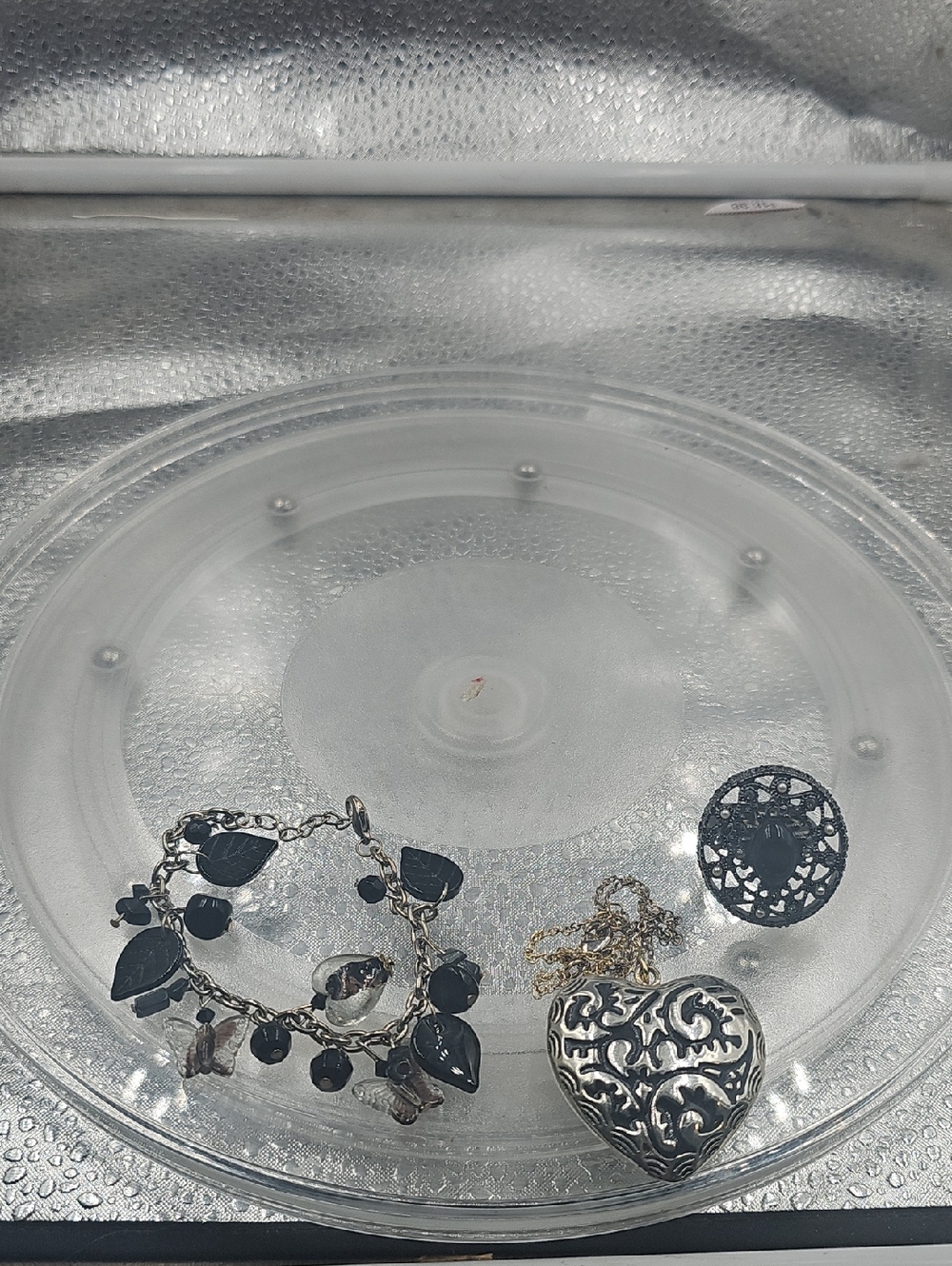 Black Ring Heart Necklace And Black Leaf Bead Bracelet - Picture 3 of 3